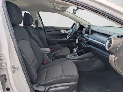 2023 Kia Forte LXS IVT