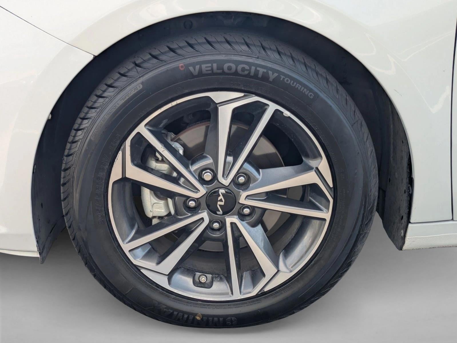 2023 Kia Forte LXS IVT