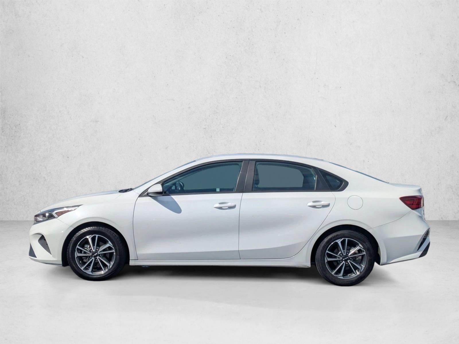 2023 Kia Forte LXS IVT