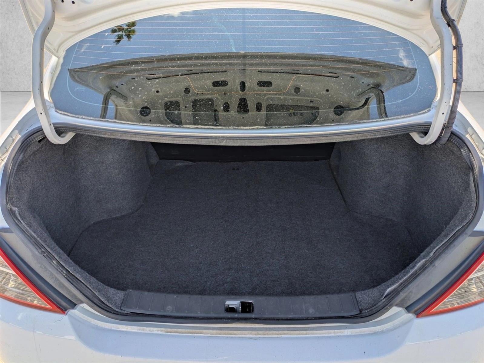 2015 Nissan Versa 4dr Sdn CVT 1.6 S Plus