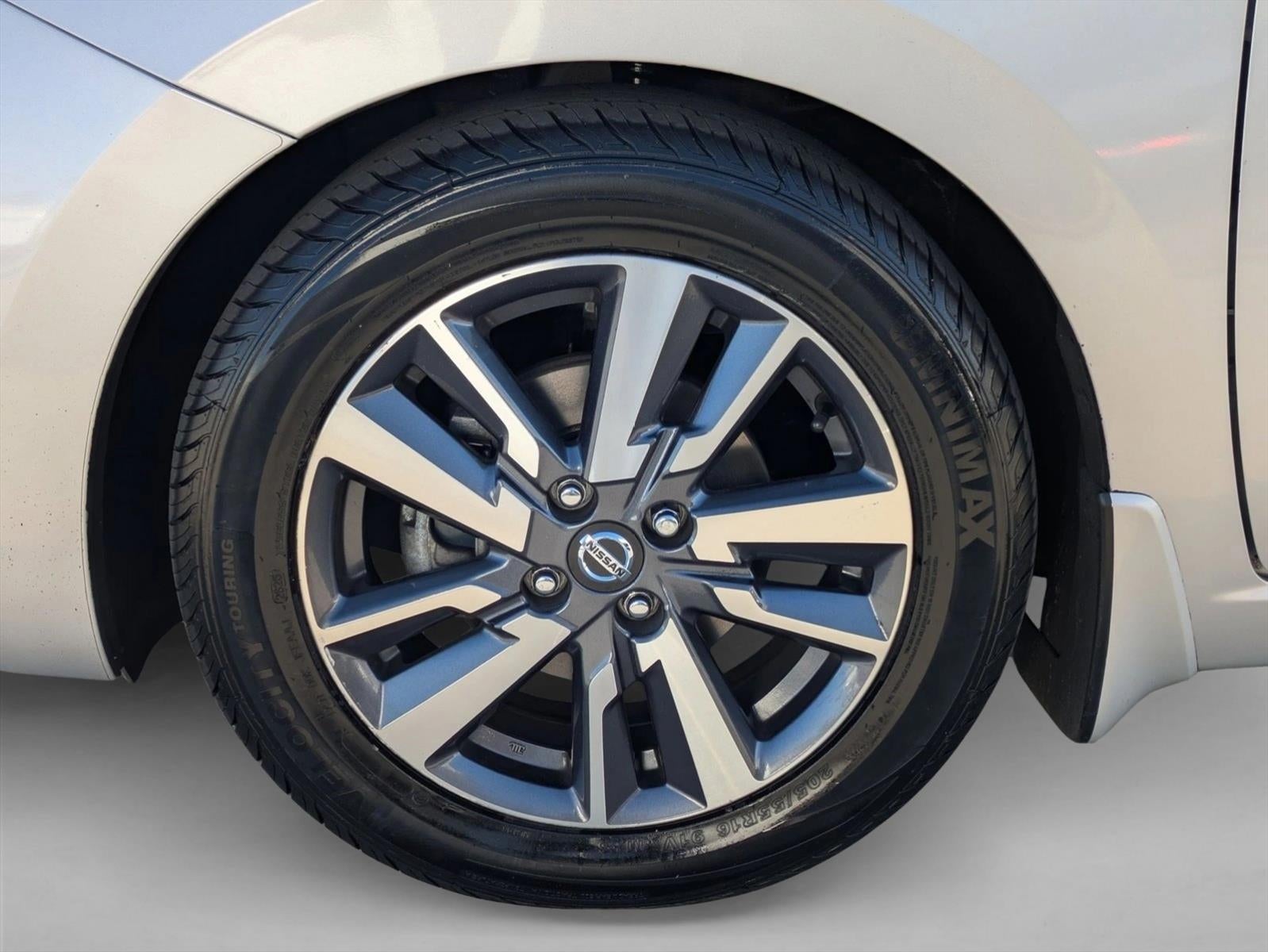 2020 Nissan Versa SV CVT