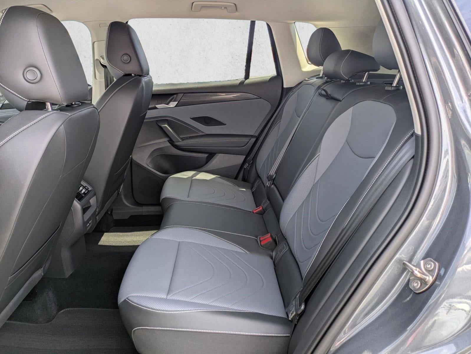 2025 Volkswagen Tiguan 2.0T SE FWD