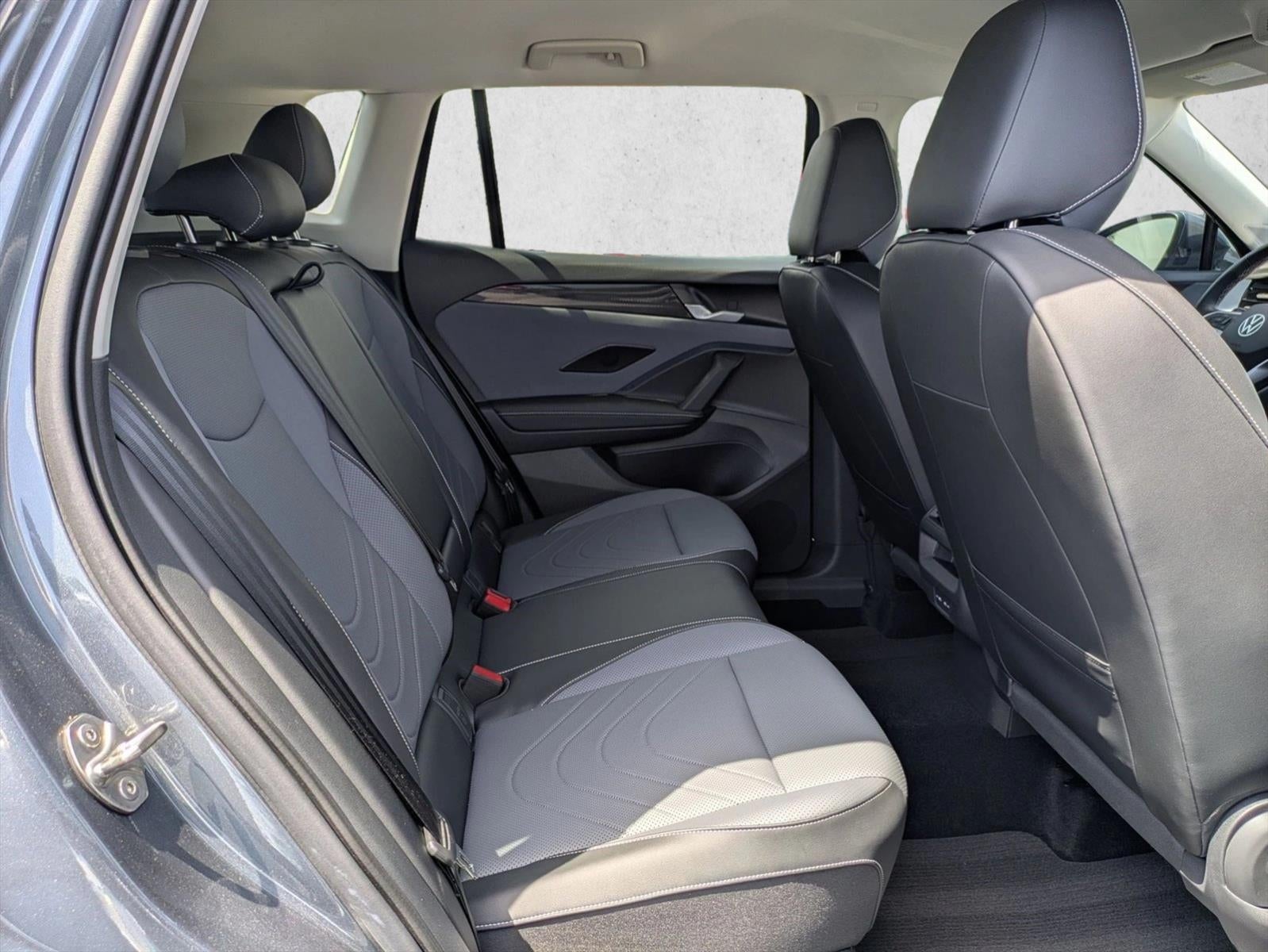 2025 Volkswagen Tiguan 2.0T SE FWD
