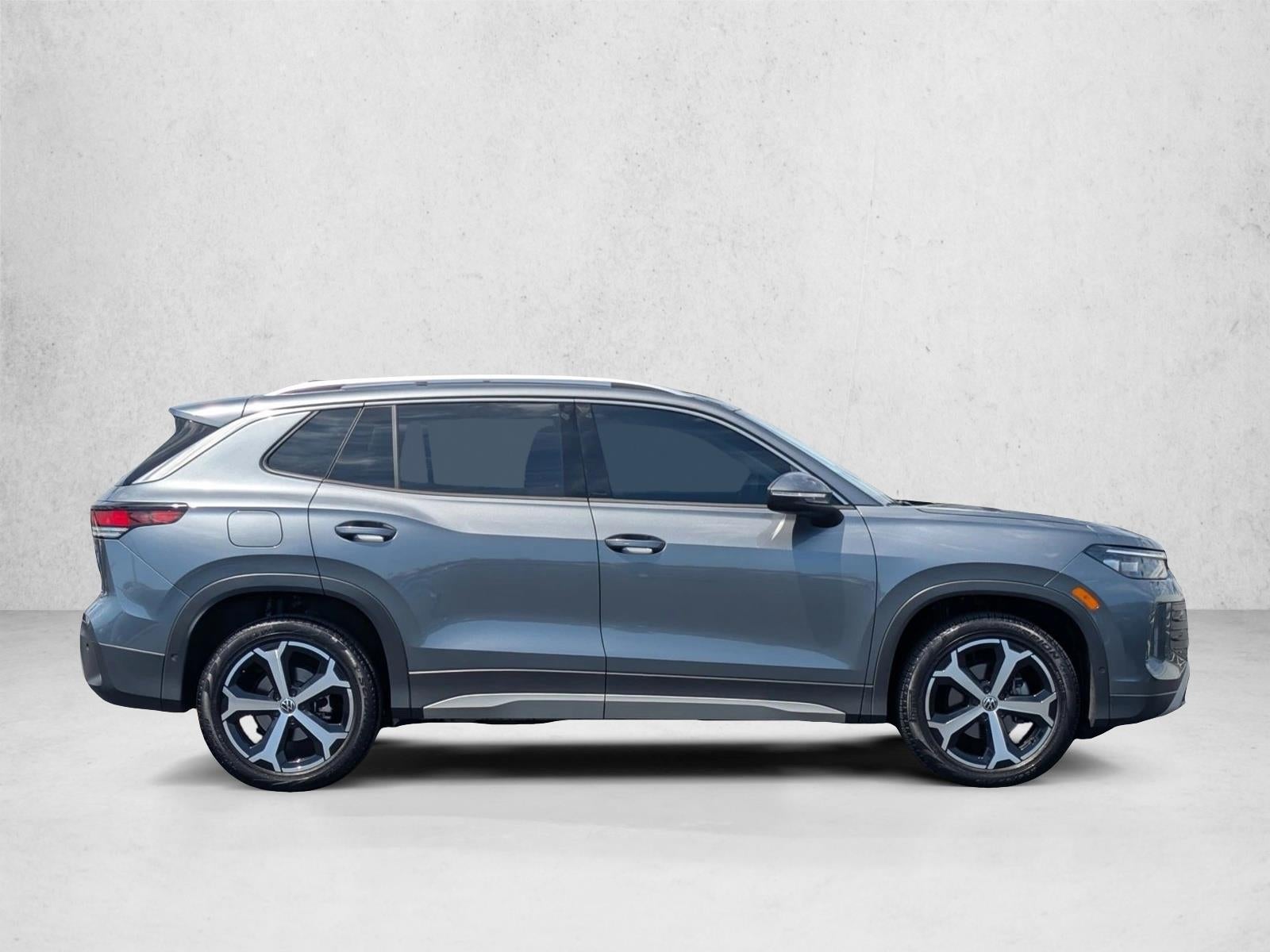 2025 Volkswagen Tiguan 2.0T SE FWD
