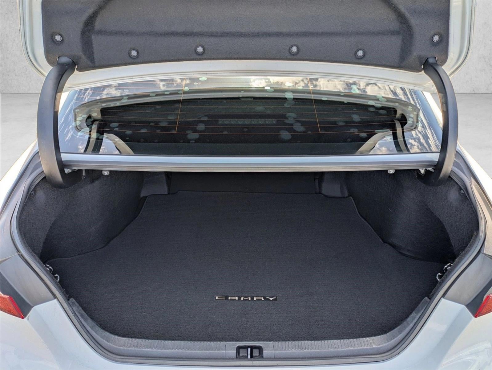 2019 Toyota Camry Hybrid SE CVT (Natl)