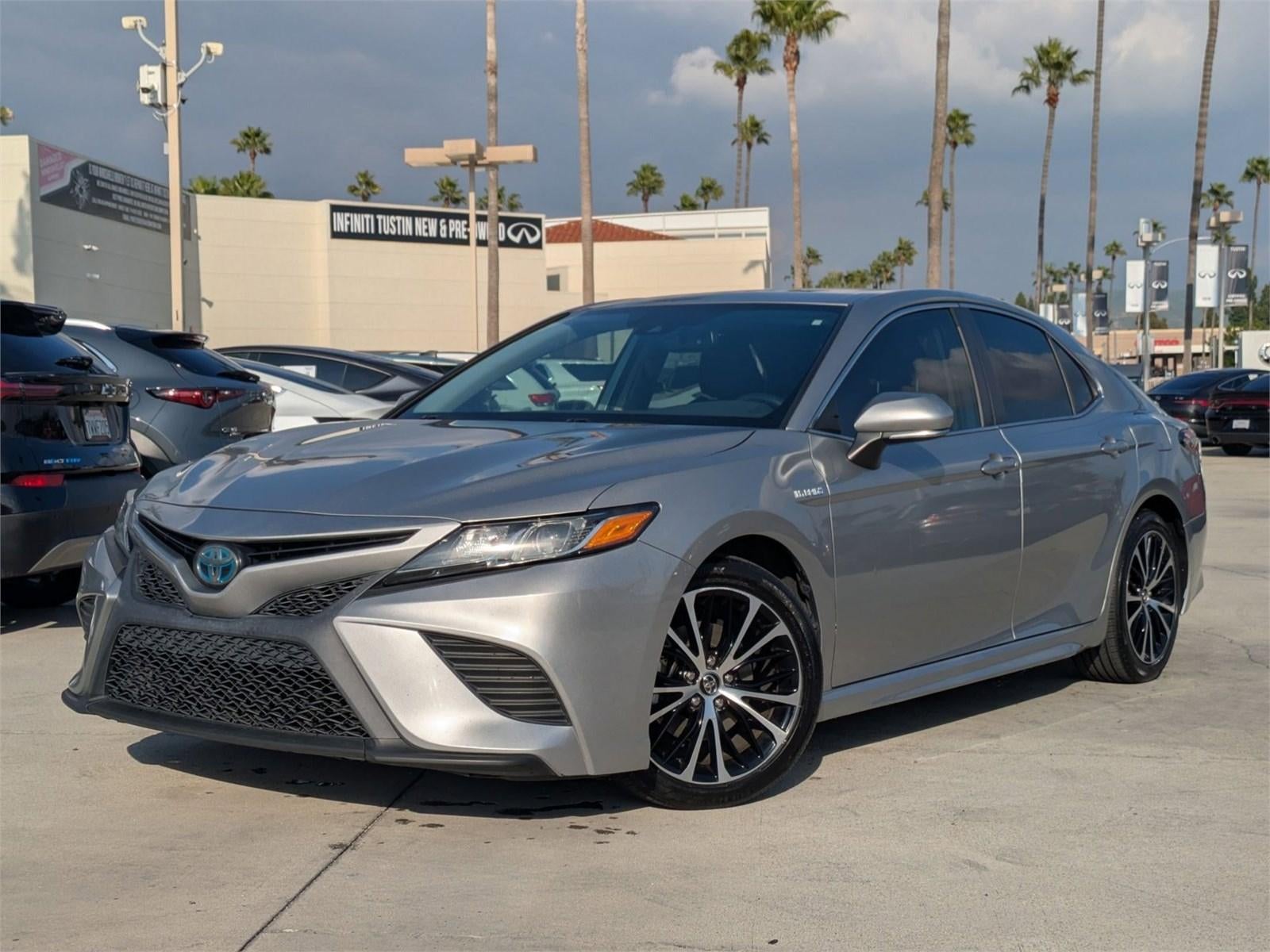2019 Toyota Camry Hybrid SE CVT (Natl)
