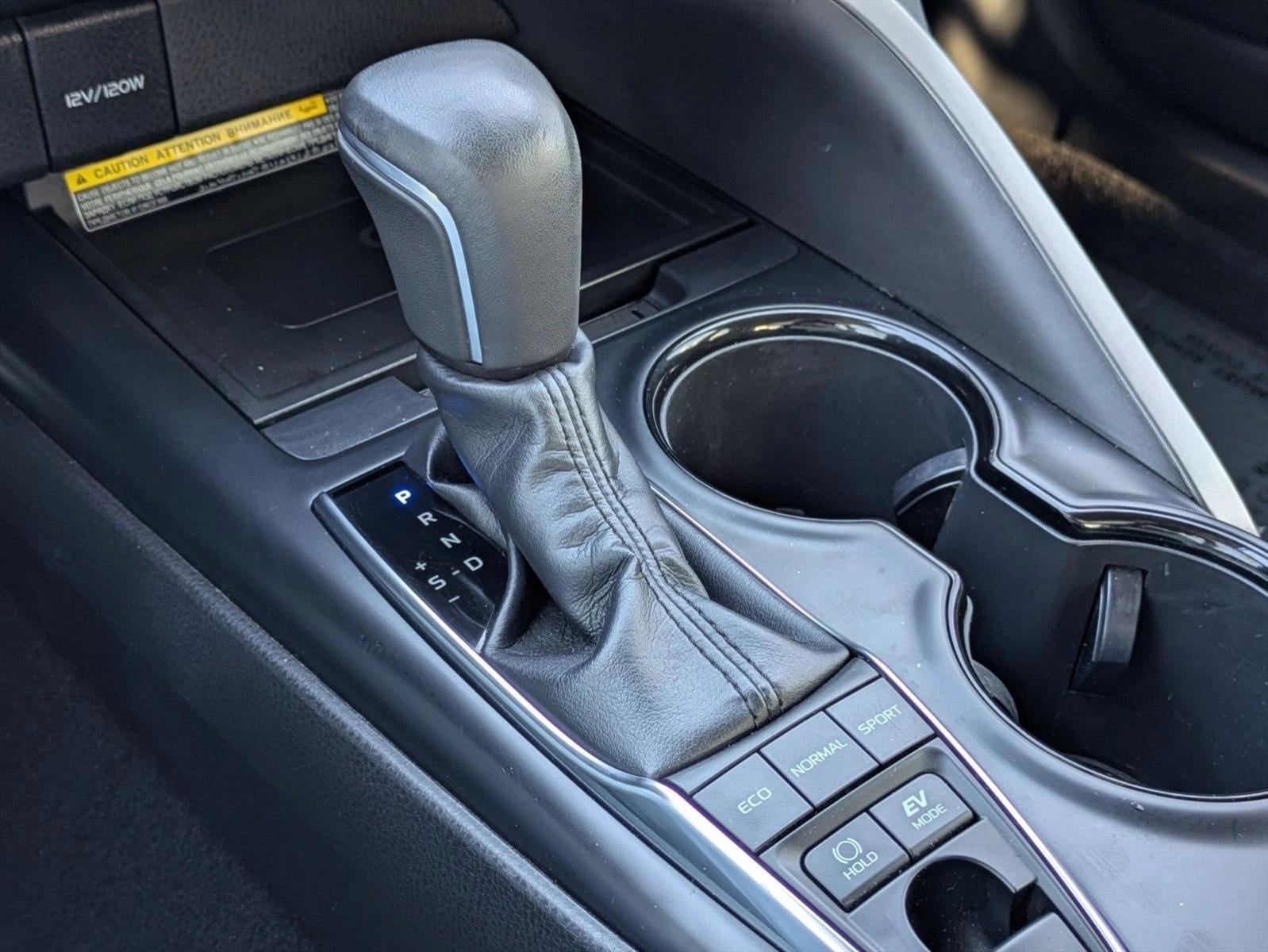 2019 Toyota Camry Hybrid SE CVT (Natl)