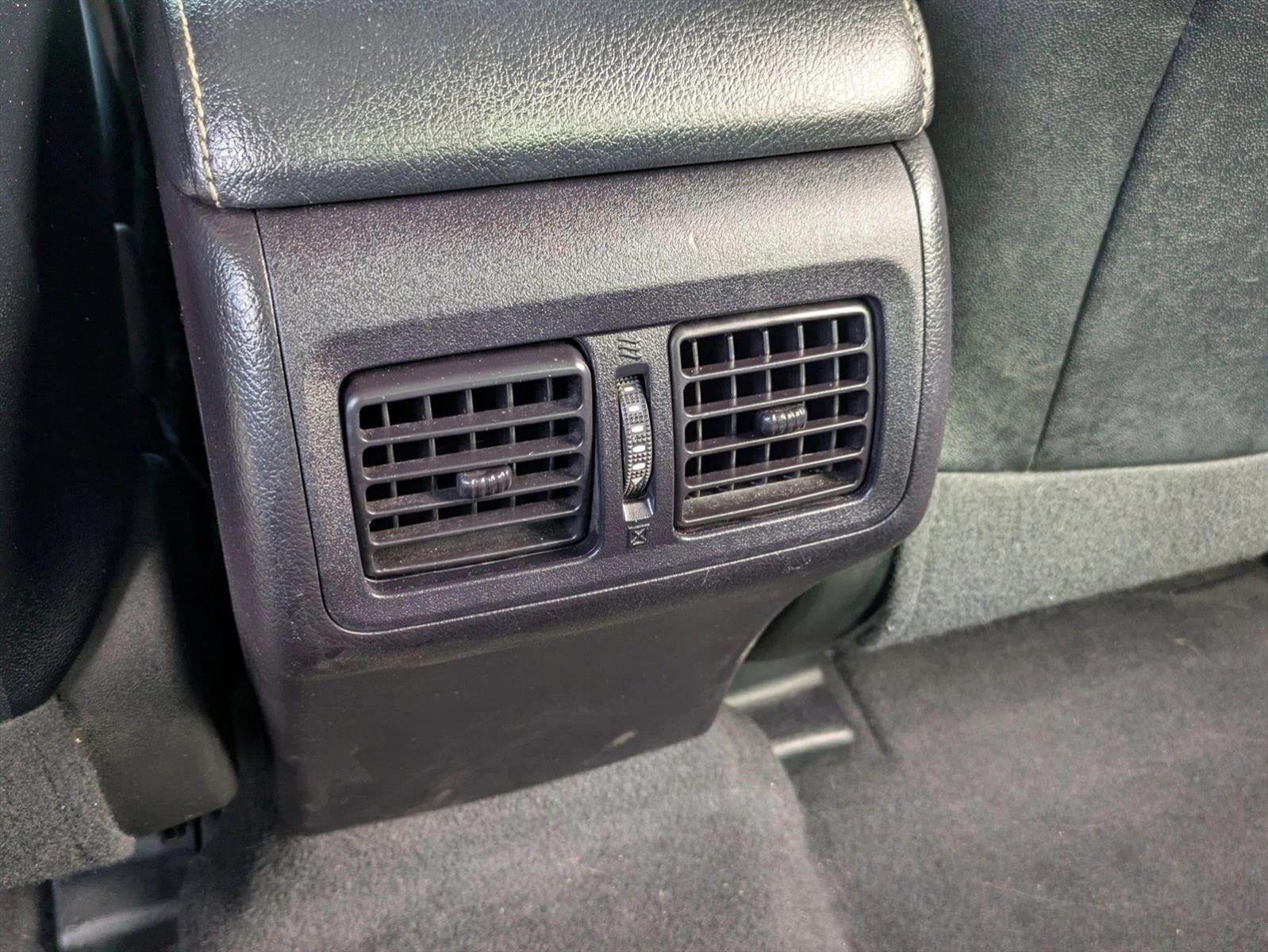 2016 Toyota Camry 4dr Sdn I4 Auto XLE (SE)