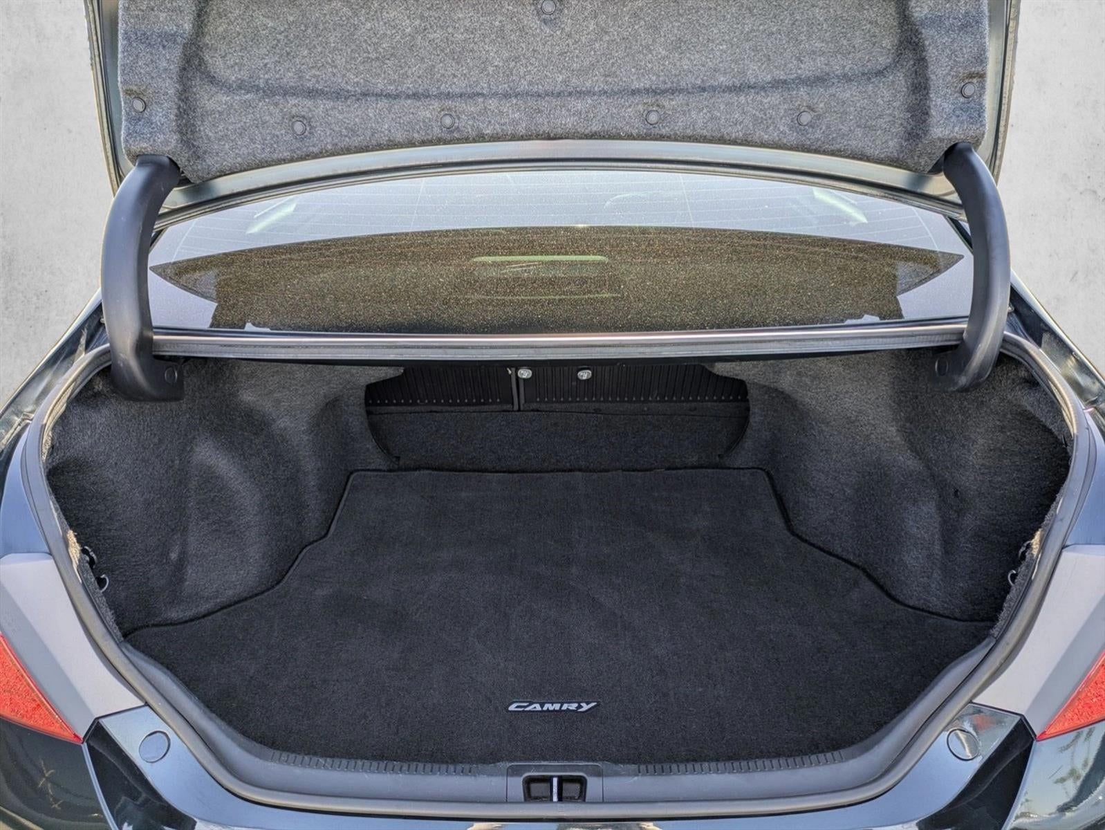 2016 Toyota Camry 4dr Sdn I4 Auto XLE (SE)