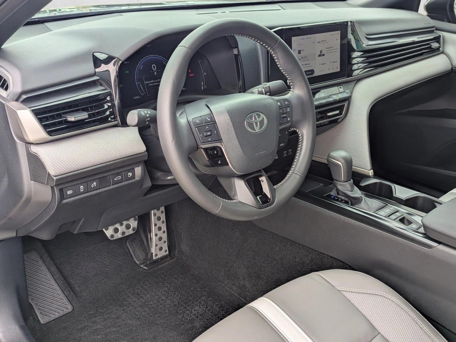 2025 Toyota Camry SE (Natl)