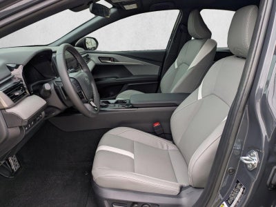 2025 Toyota Camry SE (Natl)