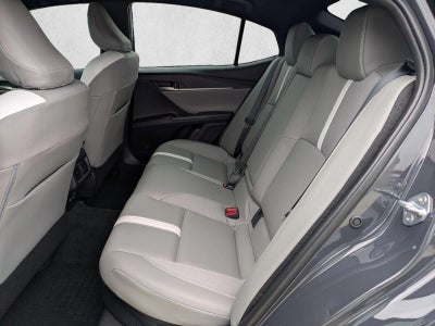 2025 Toyota Camry SE (Natl)