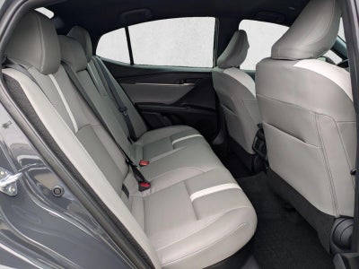 2025 Toyota Camry SE (Natl)