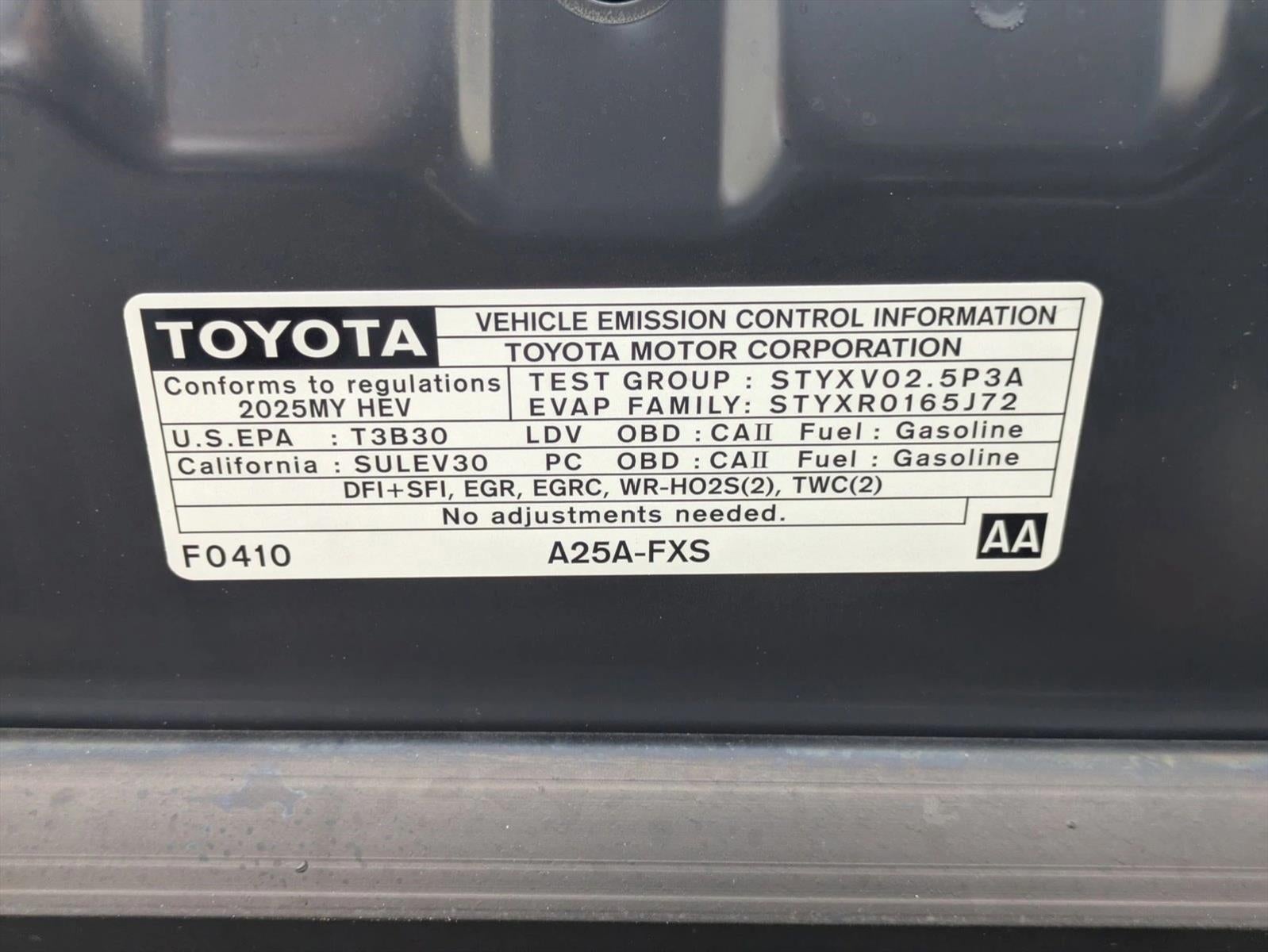 2025 Toyota Camry SE (Natl)