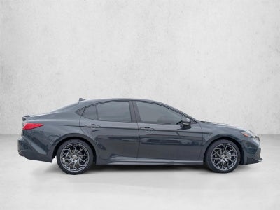 2025 Toyota Camry SE (Natl)