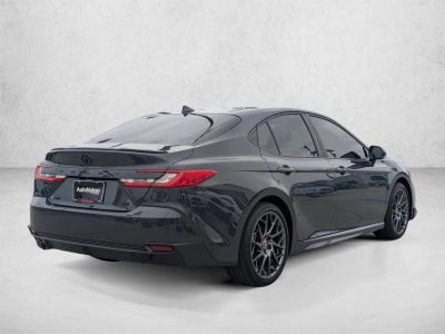 2025 Toyota Camry SE (Natl)