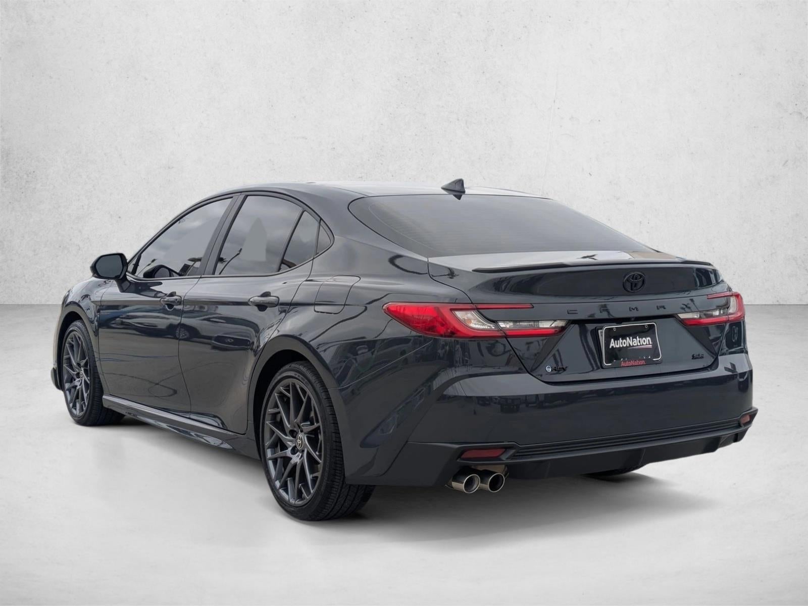 2025 Toyota Camry SE (Natl)