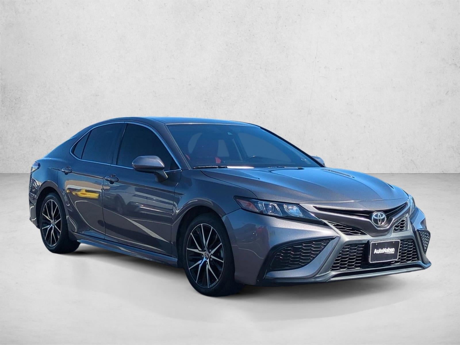 2021 Toyota Camry SE Auto (SE)