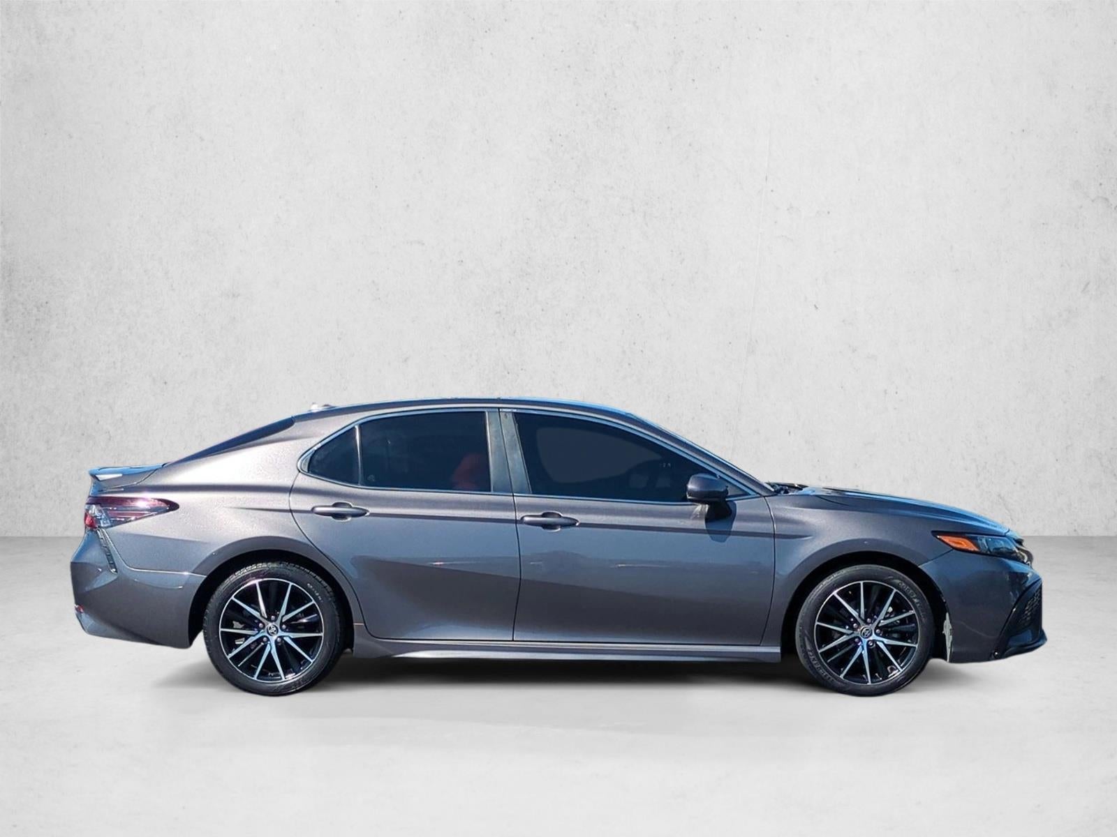 2021 Toyota Camry SE Auto (SE)