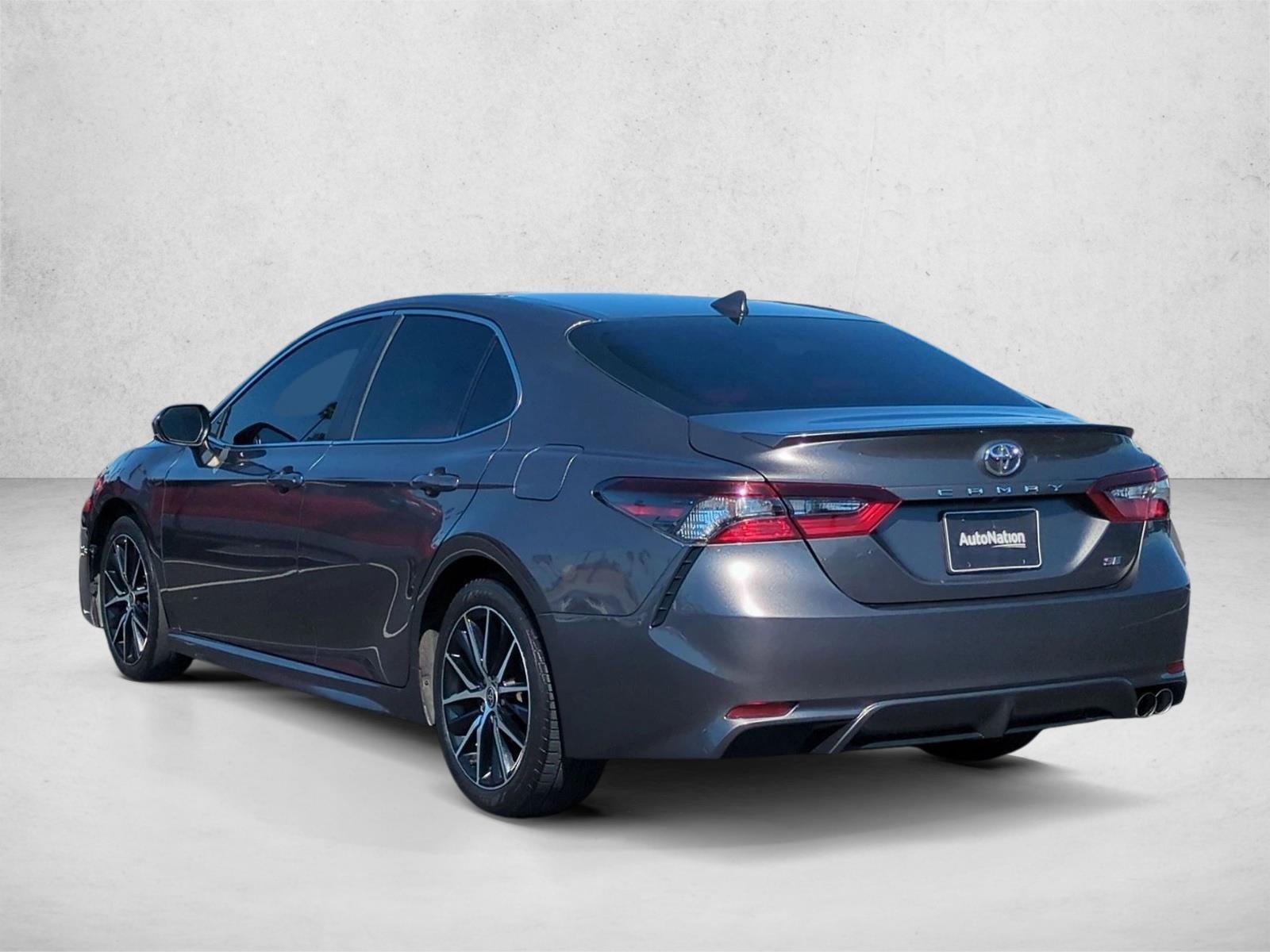 2021 Toyota Camry SE Auto (SE)