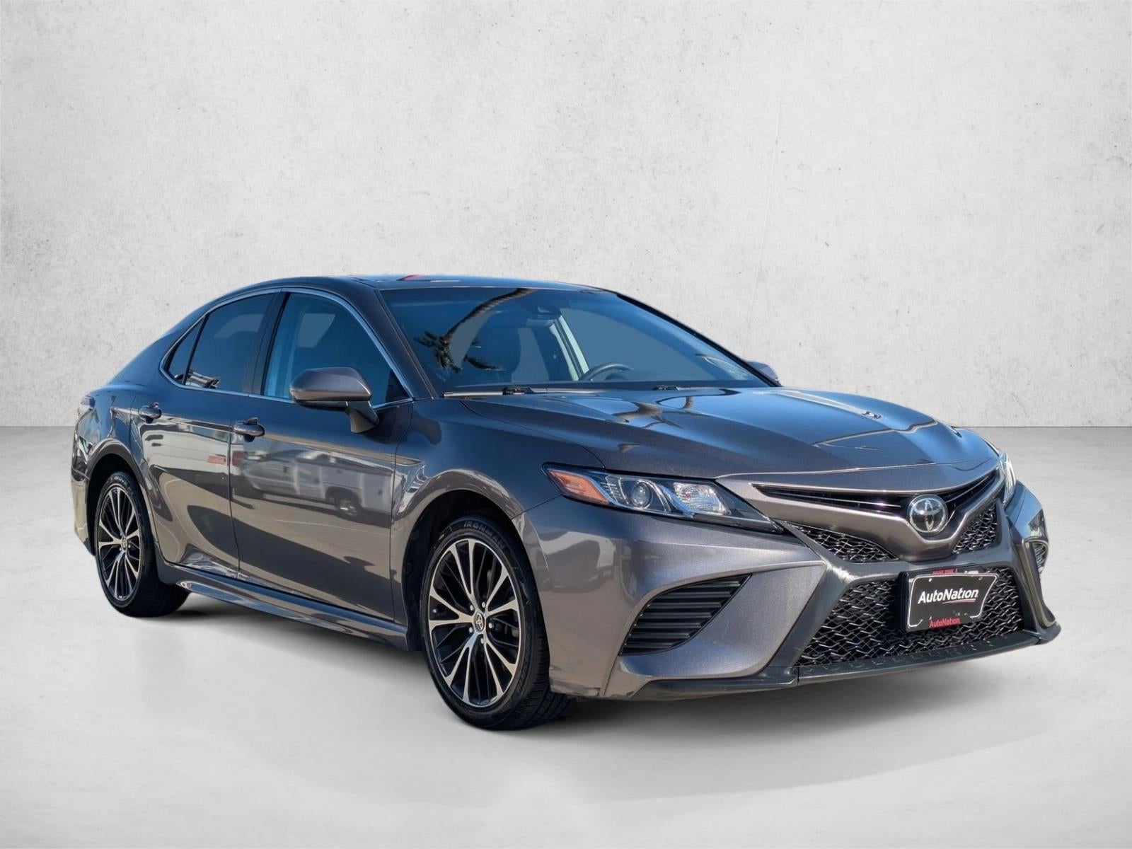 2020 Toyota Camry SE Auto (Natl)