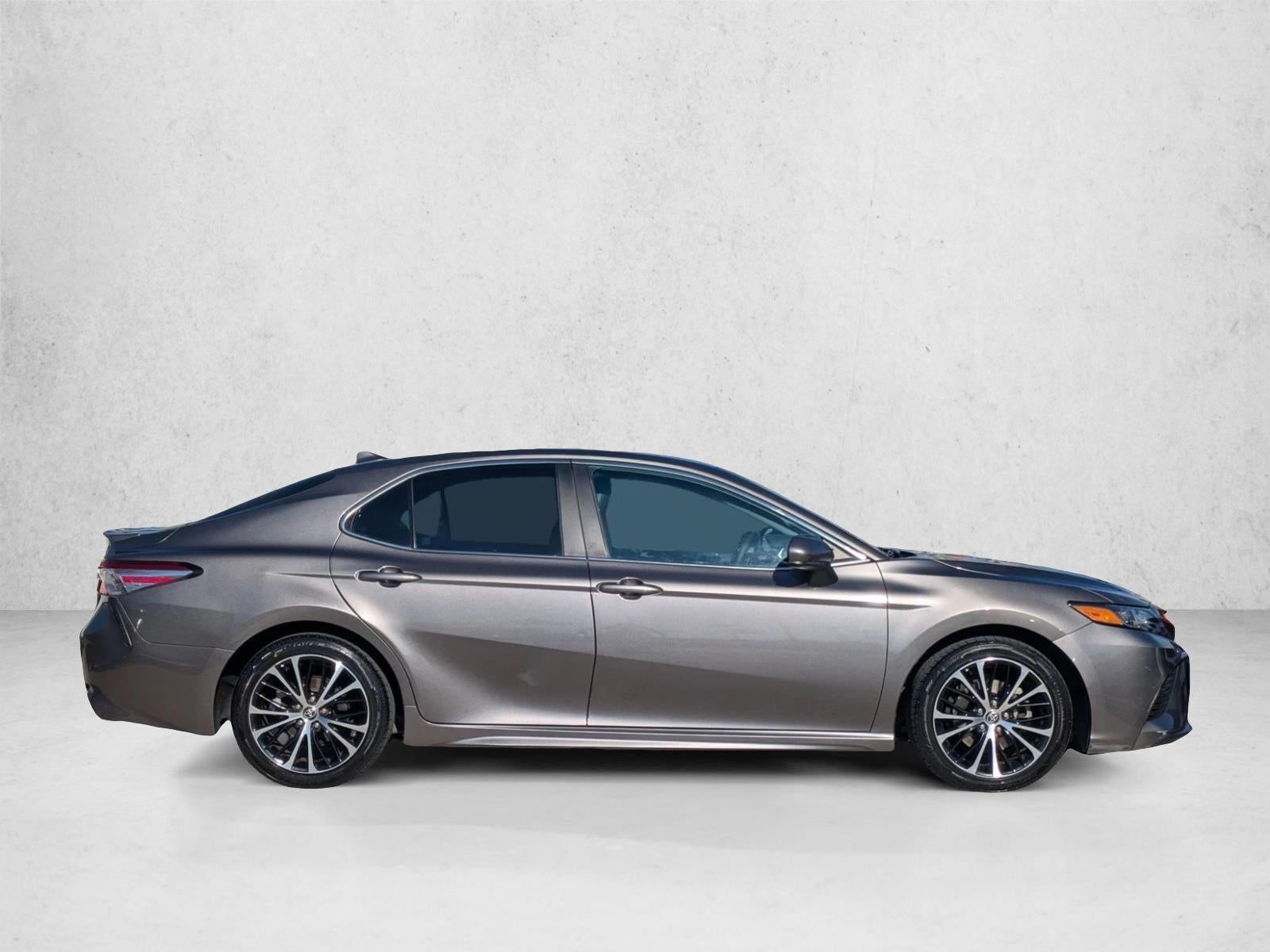 2020 Toyota Camry SE Auto (Natl)