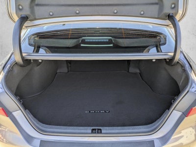 2020 Toyota Camry SE Auto (Natl)