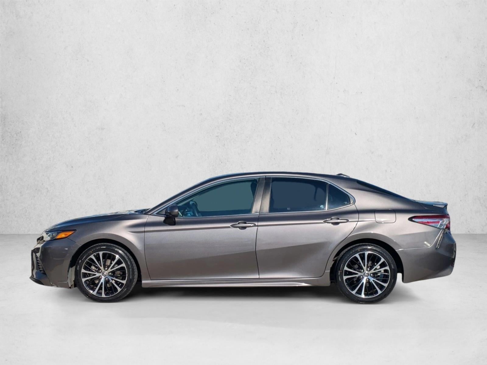 2020 Toyota Camry SE Auto (Natl)