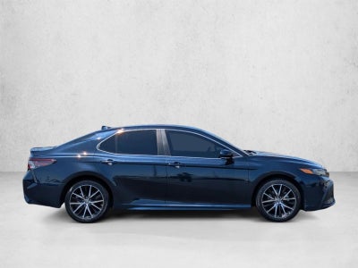 2021 Toyota Camry SE Auto (SE)