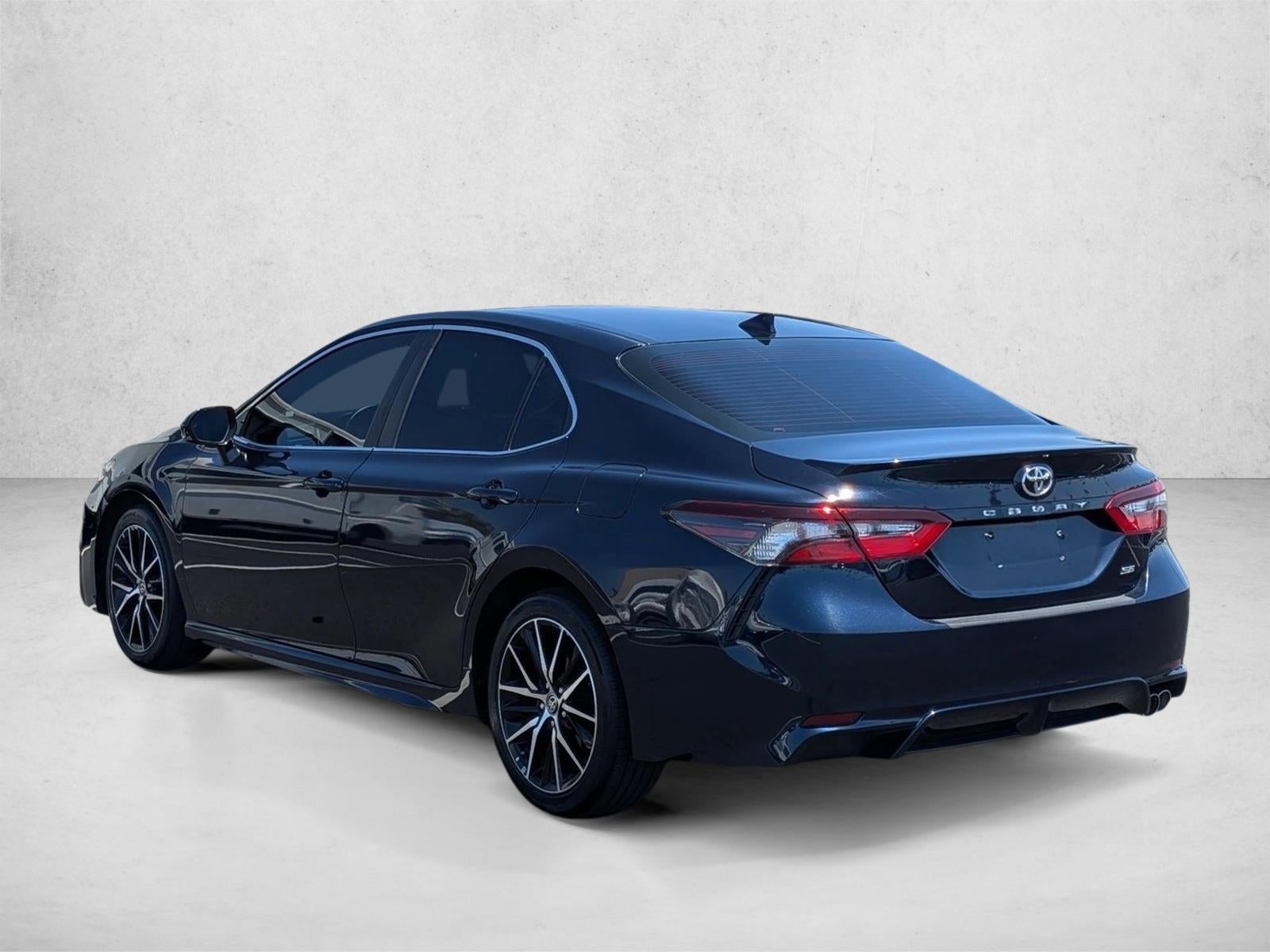 2021 Toyota Camry SE Auto (SE)