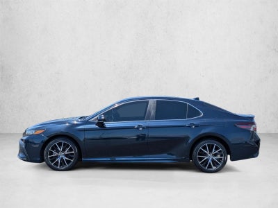 2021 Toyota Camry SE Auto (SE)
