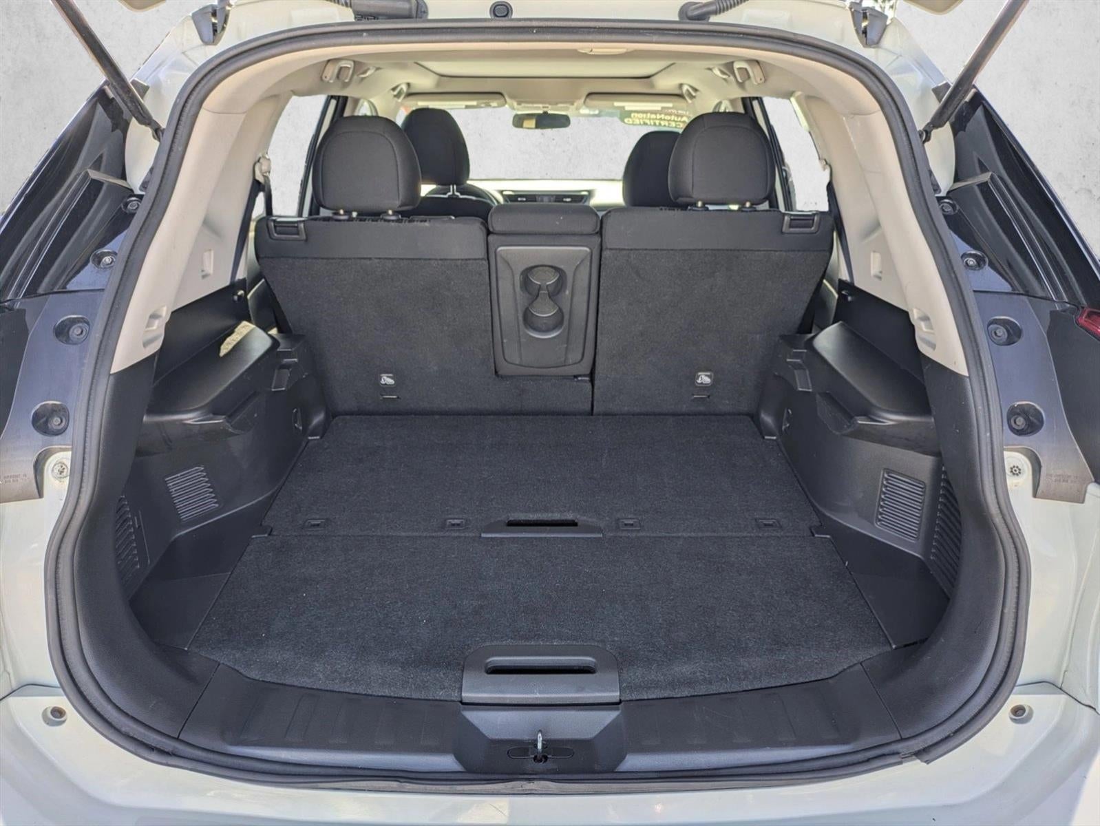 2017 Nissan Rogue FWD SV