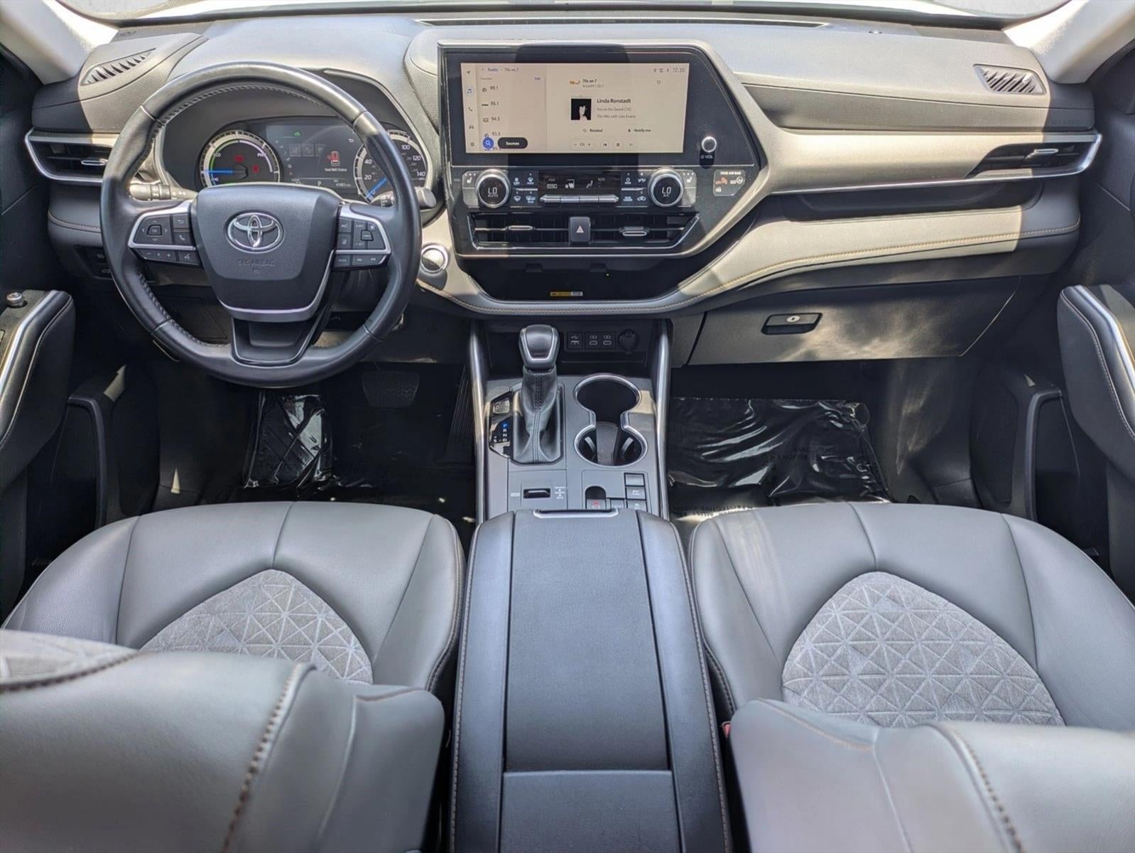 2023 Toyota Highlander Hybrid Bronze Edition FWD (Natl)