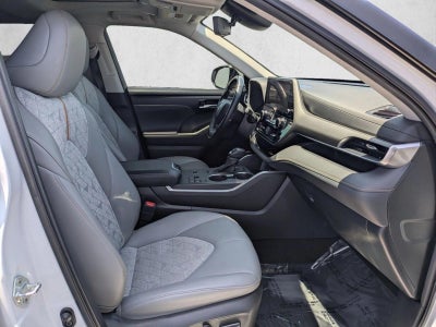 2023 Toyota Highlander Hybrid Bronze Edition FWD (Natl)