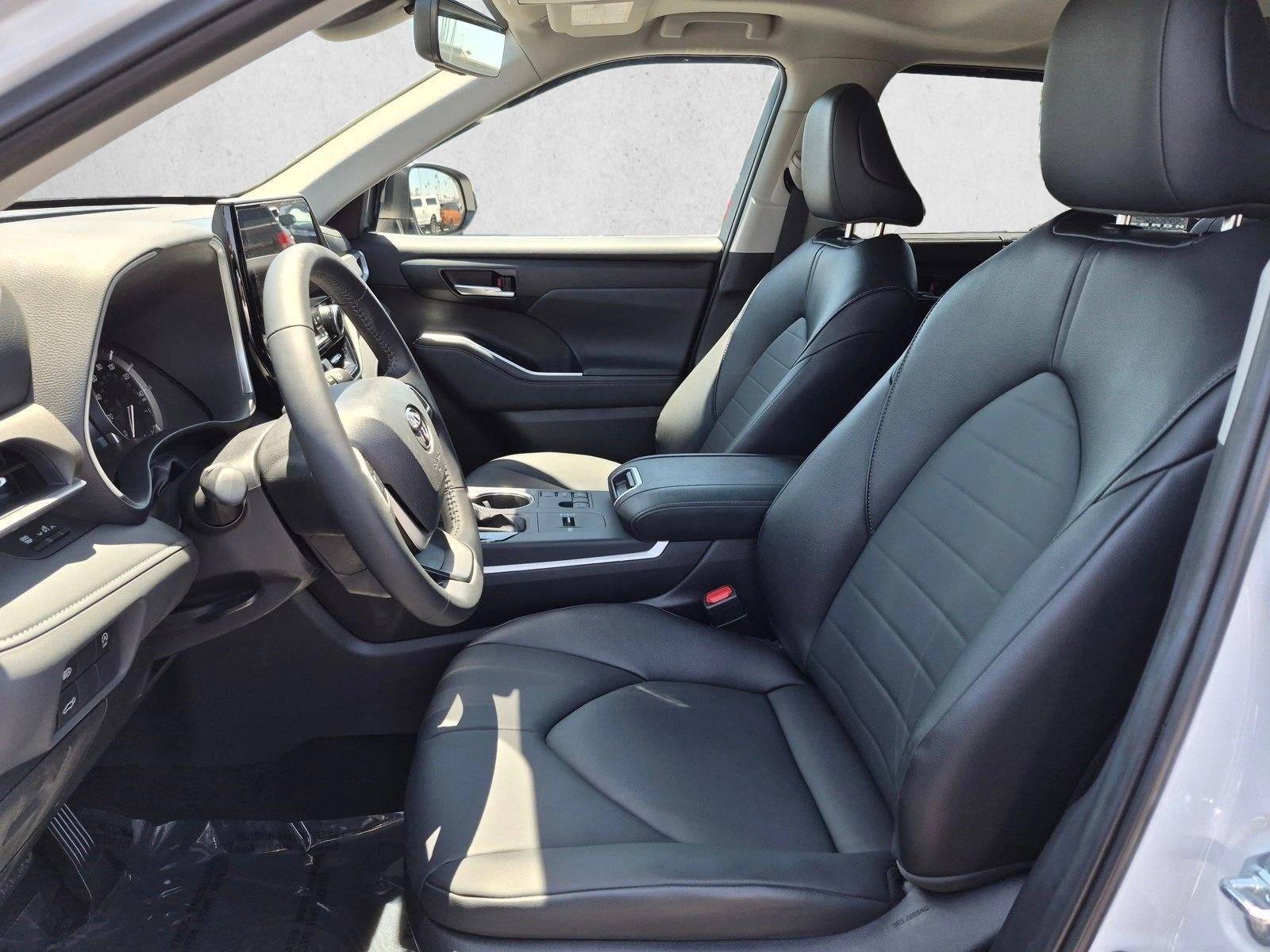2025 Toyota Highlander XLE FWD (Natl)