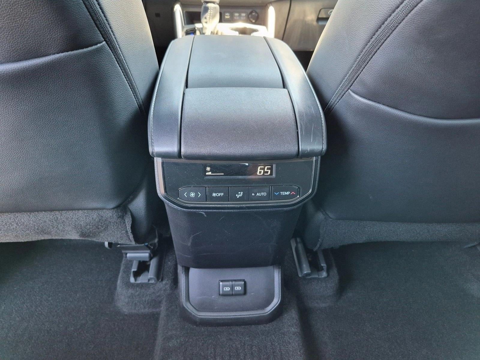2025 Toyota Highlander XLE FWD (Natl)