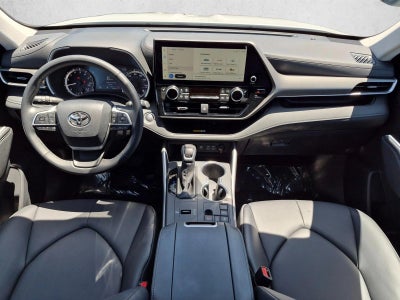 2025 Toyota Highlander XLE FWD (Natl)