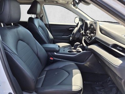 2025 Toyota Highlander XLE FWD (Natl)