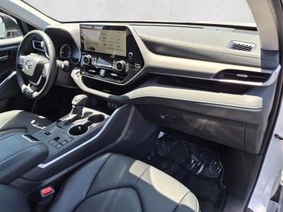 2025 Toyota Highlander XLE FWD (Natl)