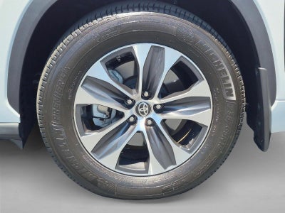 2025 Toyota Highlander XLE FWD (Natl)