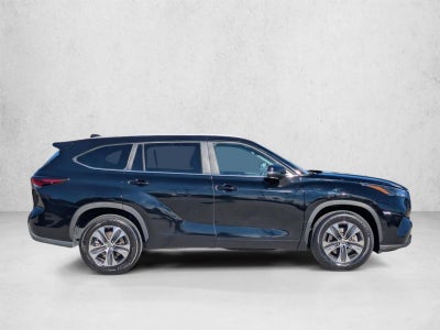 2024 Toyota Highlander XLE FWD (Natl)
