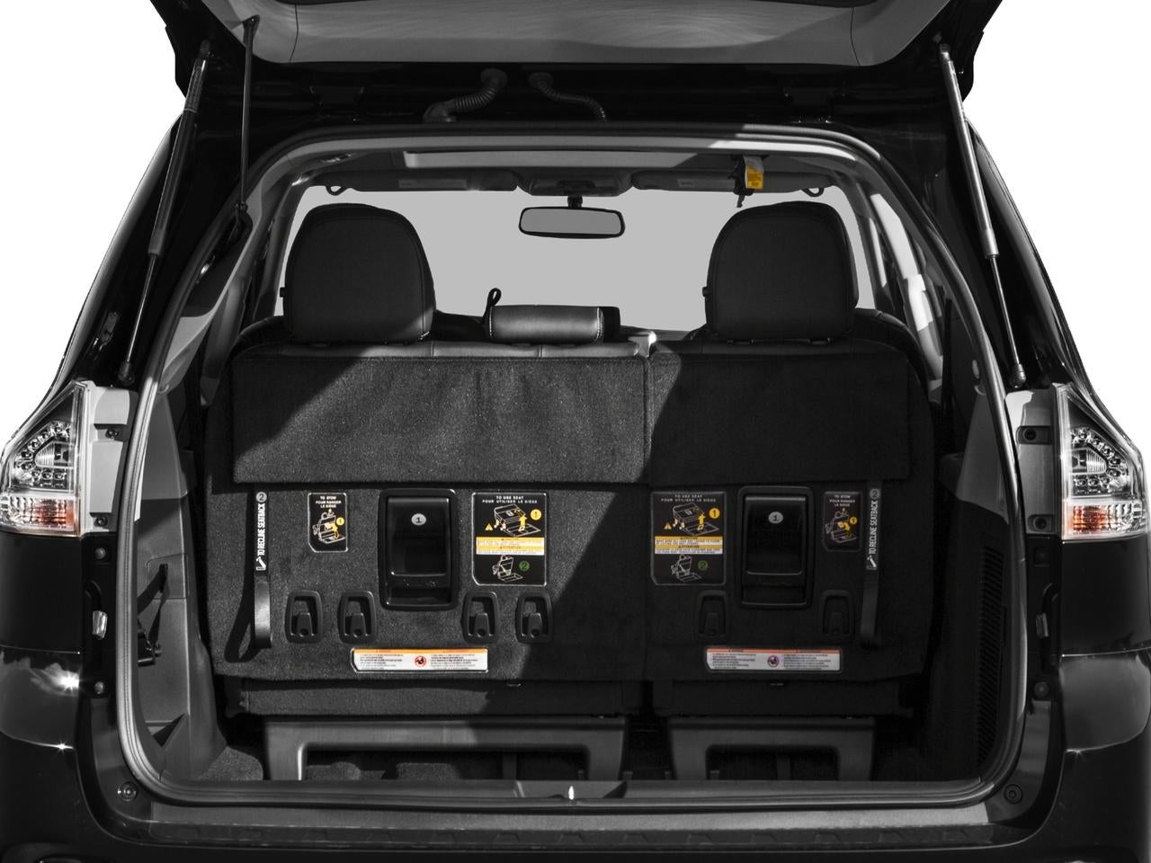 2017 Toyota Sienna SE FWD 8-Passenger (Natl)