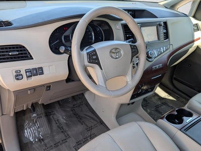 2013 Toyota Sienna 5dr 8-Pass Van V6 XLE FWD (Natl)