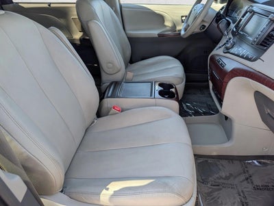 2013 Toyota Sienna 5dr 8-Pass Van V6 XLE FWD (Natl)