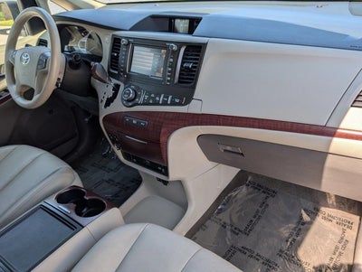 2013 Toyota Sienna 5dr 8-Pass Van V6 XLE FWD (Natl)