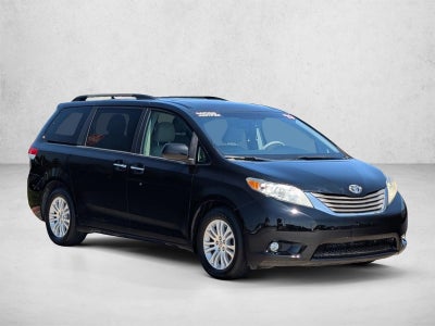 2013 Toyota Sienna 5dr 8-Pass Van V6 XLE FWD (Natl)