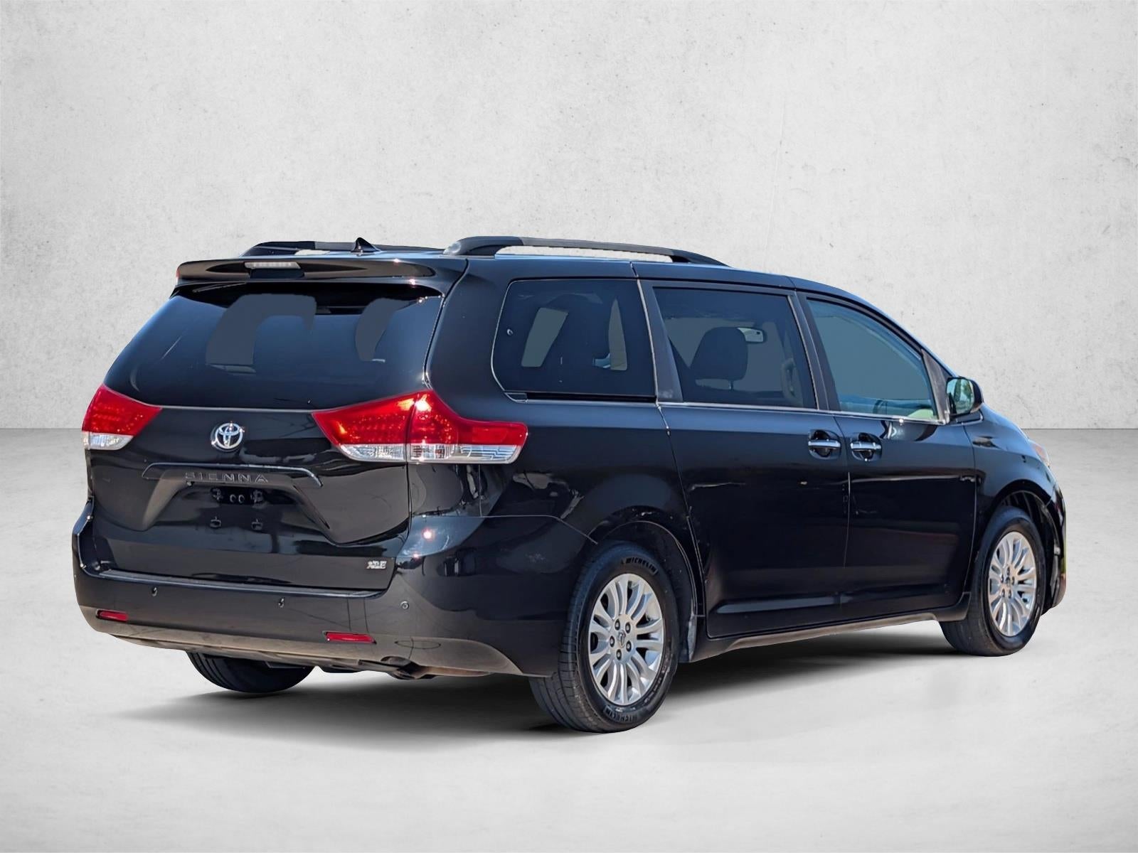 2013 Toyota Sienna 5dr 8-Pass Van V6 XLE FWD (Natl)