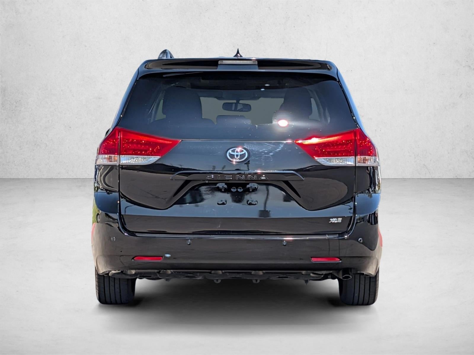 2013 Toyota Sienna 5dr 8-Pass Van V6 XLE FWD (Natl)