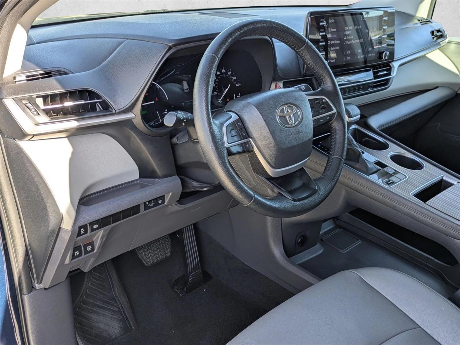 2023 Toyota Sienna XLE FWD 8-Passenger (Natl)