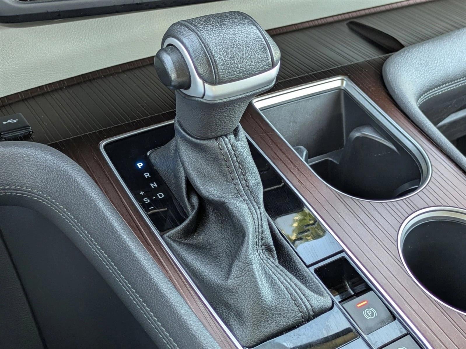 2023 Toyota Sienna XLE FWD 8-Passenger (Natl)